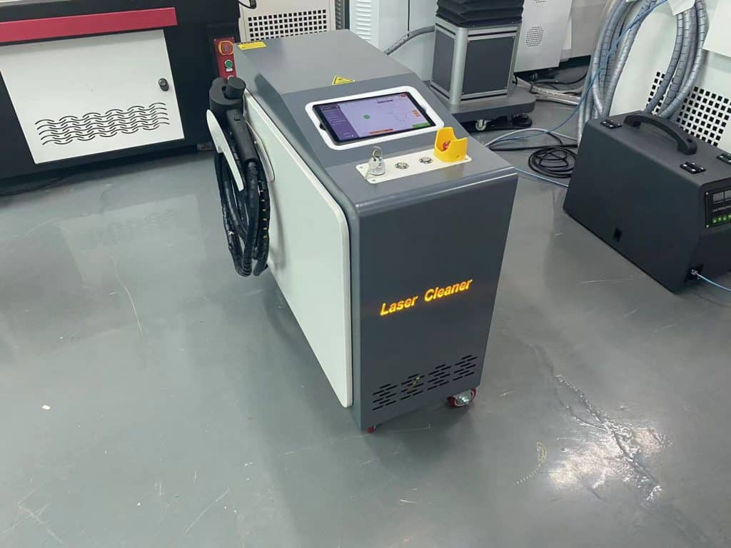 100W Pulse Laser Cleaning Machine - Backpack Design Pulsed laser cleaning machine